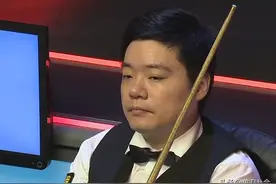 5-6！丁俊晖惨遭一轮游，场边绝望，输球后拒绝握手直接离场图片