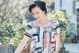 女人无论是30岁还是50岁，化妆注意这3个部位，出门逛街优雅精致图片