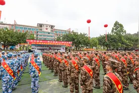 佛山市南海区172名新兵奔赴军营图片