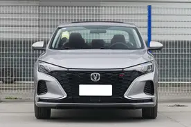 长安逸动PLUS蓝鲸版，配1.4T发动机，不吹不黑说说它的优缺点图片