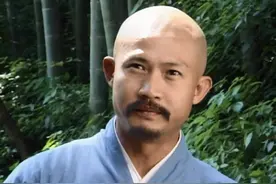 真命小和尚剧组：女主已退圈，有个配角演过战狼，你记得他们吗？图片