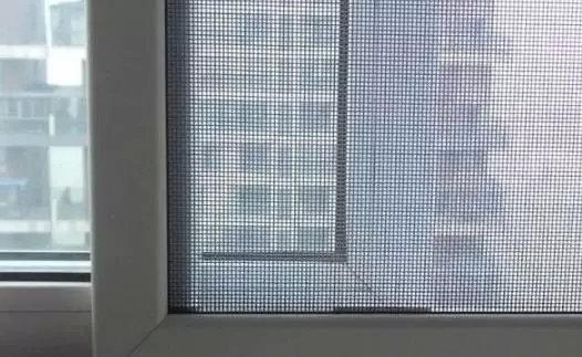 有毒有害！风靡中小学生的爆款“炸包玩具”内含强酸，注意你的娃