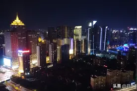 沈阳：航拍浑河两岸—夜色阑珊图片