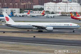 想不到乌鲁木齐机场竟然有这么多国内宽体客机 图片