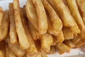 教你在家炸薯条，成本不到3元，一次炸一大盆，比肯德基买的好吃图片