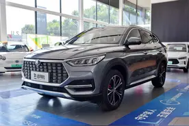 配置高尺寸大，1.5T配自动挡省油省心的SUV，带你看比亚迪宋PLUS图片