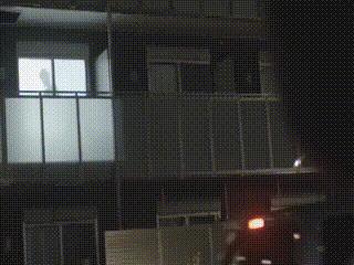 他将人脸变成镜子，映射出全世界的虚拟与真实