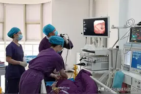 河南驻马店：七岁娃高热咳嗽，医院支气管镜检查灌洗肺泡消除痰栓图片