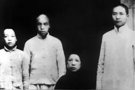 少年毛泽东，才高八斗，满腹经纶有“燕雀安知鸿鹄之志”之志向 一图片