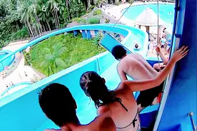 中国小伙国外游记：前面的美国美女很厉害，一直没有害怕视频封面