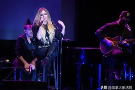因担心新冠肺炎疫情 摇滚天后艾薇儿宣布取消亚洲站演唱会图片