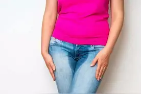 女性漏尿并非不治之症！原因有哪些？漏尿在日常生活中如何改善？图片