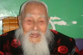 山东长寿老人：老伴71离世，无儿无女活到114，政府格外关注图片