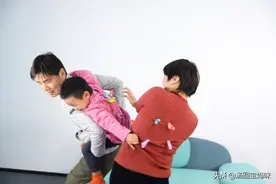 窝在家就能玩的30个亲子游戏，陪玩几天不重复，孩子越玩越聪明图片