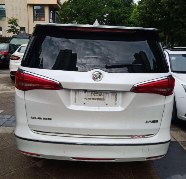 别克4S店老板指望能赚钱，只能全依赖这款多功能保姆车？