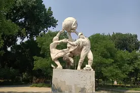 唐山工人文化宫，至今保留了好多经典文革老建筑，是怀旧的好地方图片