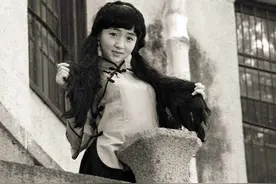 夫妻恩爱20年妻子未怀孕，惭愧收养一女儿，女儿却怀上丈夫的孩子图片