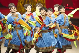 游牧风情演艺《相会敖包》在草原首演图片