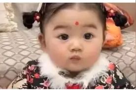 妈妈把闺女交姥姥看几天，回家发现孩子大变样，成了年画娃娃图片