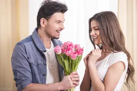 妻子不顾老公反对陪男闺蜜过生日，回来家没了，她哭诉道：我怕了图片