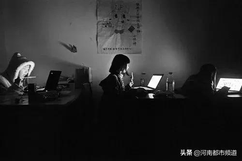 腿部长了很多小红点怎么办（28岁浙江姑娘小腿上突然密密麻麻布满红点医生年轻人注意啊）