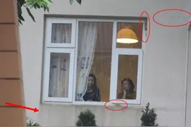 郭晶晶罕见和妈妈同框，母亲锁骨长发披肩，和女儿有同款高鼻梁图片