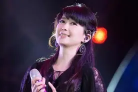 她被称邓丽君接班人，出道多年零绯闻，如今50岁仍似少女图片
