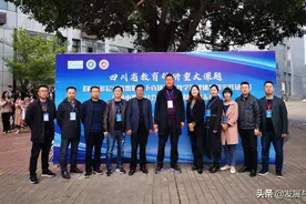 金堂县竹篙中学搭上云教列车砥砺前行，创造更好教育生态图片