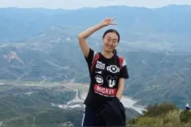 当代“才女”！她成绩第一、保研北大，拿国家奖学金，弹琴、唱歌样样全能！图片