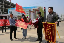逆行天使荣归故里 不负韶华绽放青春图片
