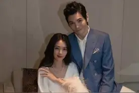 向佐郭碧婷女儿百日宴，夫妻互动好恩爱，大名小名都很有寓意图片