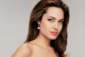 好莱坞明星安吉丽娜朱莉，为防癌曾切除乳房及卵巢，现在怎么样了图片