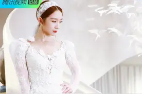 #火箭少女婚纱闺蜜照#身着不同风格的礼裙，显得少女们愈发灵动图片