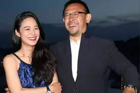 娱乐圈8对老夫少妻，娇妻一个比一个美，相差最大31岁，最小9岁图片