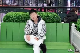 大陆歌手白小白，最美情侣唱起来，网友：是个人才图片