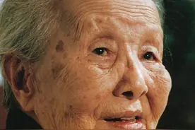 冰心离世后，其孙子为何在墓碑写下8个大字：教子无方枉为人表？图片