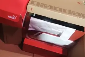 浙江一男子网购鞋子，商家承诺假一赔三，打开一看真寄来4双图片