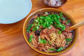 中国出名的7碗面，每一种都独具特色，吃过5种，绝对是“面霸”图片