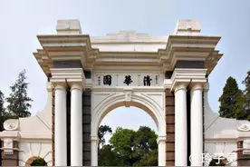 漂亮才女：为爱远嫁非洲，二十多年生几娃，再见同学时称不敢认图片