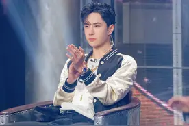 张萌曝王一博档期难抢，想合作演戏排队排不到，保守估计要等三年图片