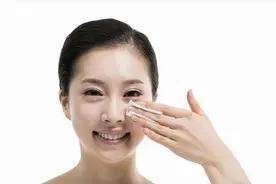 素颜霜的使用方法图片