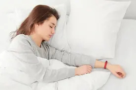 手环、APP监测睡眠可靠吗？图片