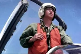当年王伟坠机时旁边还有一架友机，这架友机做了什么，为何不反击图片