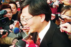 争议杨元庆，他如何一步步接班联想年薪过亿？图片