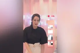 女星直播带货：热巴脸浮肿，万茜比李佳琦黑一个度，48岁陶虹赢了图片