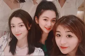 美女如云！孙祥娇妻携闺蜜团沪上夜游 感受魔都丰富夜生活图片