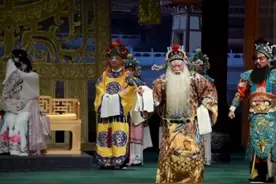 郭德纲长安剧院演出落幕，4小时演出精彩绝伦，台下观众掌声雷动图片