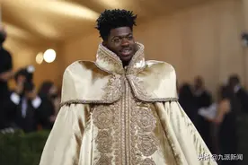 黄金盔甲、马头花裙、蓝色地球 2021 Met Gala中最“超乎想象”的造型盘点图片