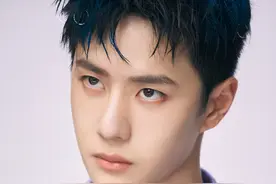 王一博 紫色流苏帅气侧颜照图片图片