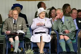 在苏格兰，那些爱穿格子短裙的男人们图片